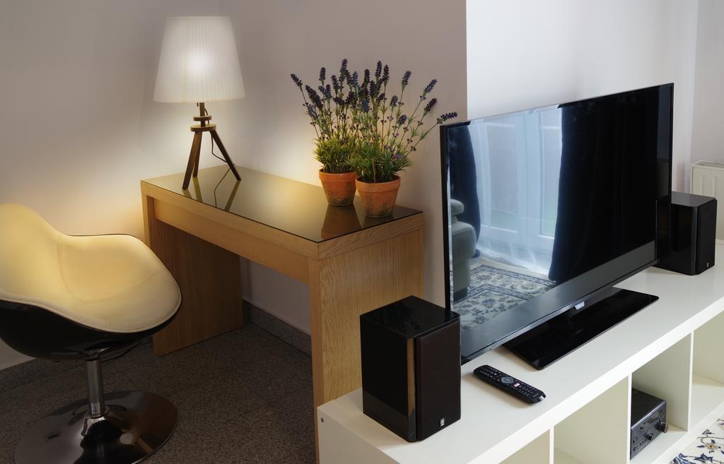 Apartament White Сьрем Экстерьер фото